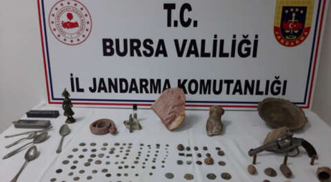 Tarihi eserleri satarken suçüstü yakalandı