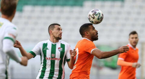 Bursaspor son dakikada penaltı golüyle güldü