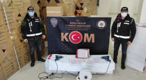 Bursa'da kaçak sigara operasyonu; 2 gözaltı