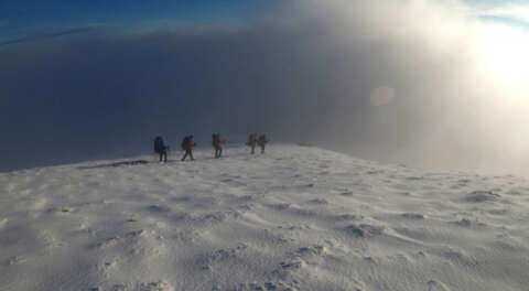 Uludağ'da eksi 10 derecede çadırsız kamp yaptılar