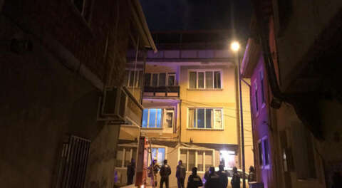 İnegöl'de çatı katında çıkan yangın korkuttu