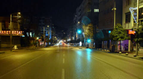 9 saatlik sokağa çıkma kısıtlaması başladı