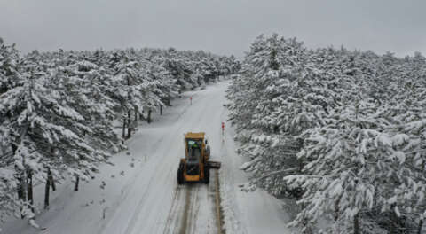 Bursa'da 56 köy yolu yoğun kardan kapandı