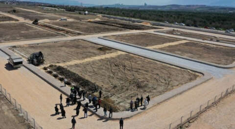 Bursa'nın yeni kent mezarlığında definlere başlandı