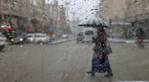 Bursa yeni haftaya yağışlı başladı