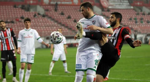Bursaspor lige havlu attı; Samsunspor'a 4-1 yenildi