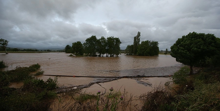 Bursa ve Balıkesir'de şiddetli yağıştan manzaralar
