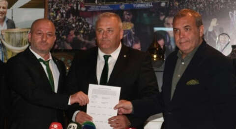Bursaspor'un yeni başkanı mazbatasını aldı
