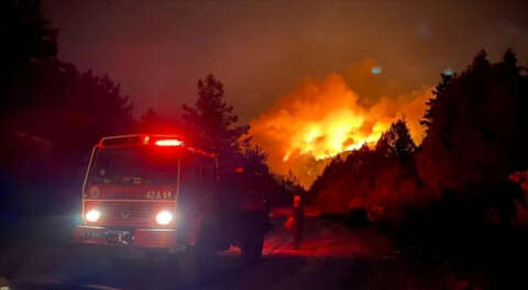 Antalya'daki orman yangınında bir kişi hayatını kaybetti, 10 kişi mahsur
