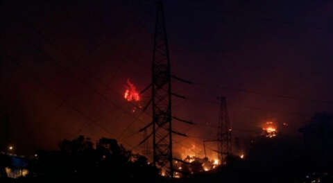 Orman yangını Kemerköy Termik Santrali'ne sıçradı