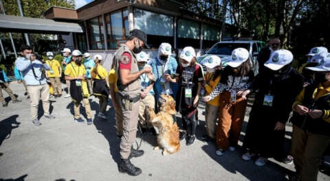 Bursa'da polislerden 4 Ekim Dünya Hayvanları Koruma Günü etkinliği
