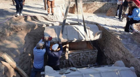 İznik'te Hisardere kazılarında iki lahit bulundu
