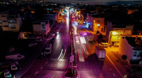 Bursa'da meme kanseri farkındalığı; Caddeler pembe ışıklarla aydınlatıldı
