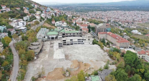Çelik Palas Oteli ek binalarındaki yıkım sürüyor