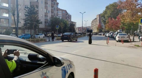 İnegöl'de yayalara yol vermeyen sürücülere ceza