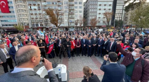 İYİ Parti Bursa'dan Cumhuriyet yürüyüş ve mitingi