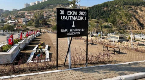 İzmir depreminde hayatını kaybedenler anılıyor