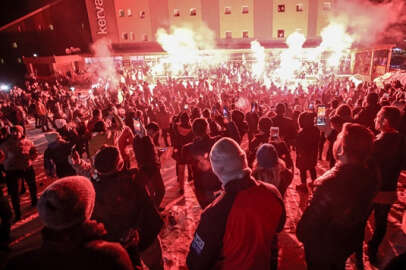 Uludağ'da binlerce kişi yılbaşını kutladı