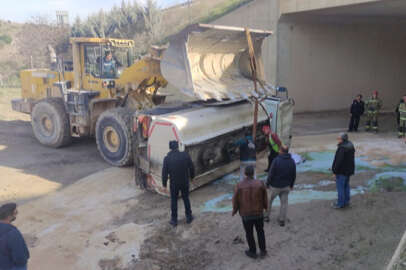 Orhangazi'de akaryakıt tankeri devrildi