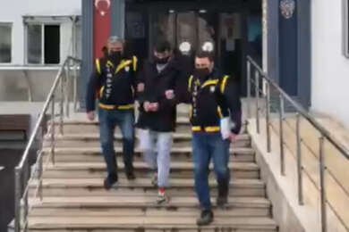 Sokakta çıkan bıçaklı kavgada 1 kişi hayatını kaybetti