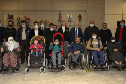 Tekerlekli sandalyeler yeni yıl hediyesi oldu