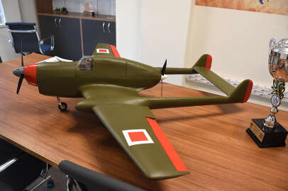 Nuri Demirağ&#39;ın hayalindeki savaş uçağının maketini yaptılar