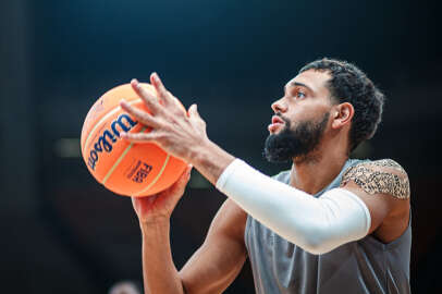 TOFAŞ, Kanadalı Tyler Ennis'i transfer etti