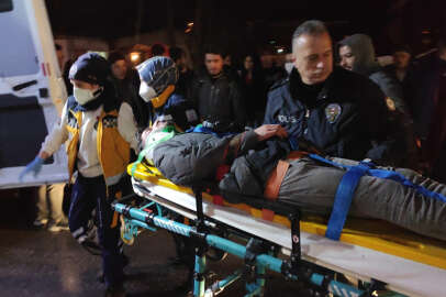 İnegöl'de otomobilin çarptığı genç yaralandı