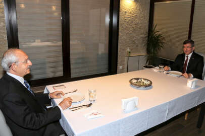 Kılıçdaroğlu ve Davutoğlu'ndan sürpriz görüşme