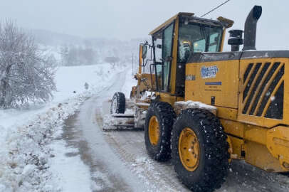 Bursa'da kardan kapanan 16 köy yolu ulaşıma açıldı