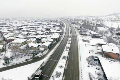 Birçok kentte kar yağışı ve soğuk hava etkili oluyor
