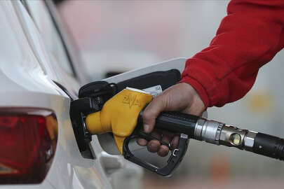 Motorinin ardından benzine 46 kuruş zam geldi