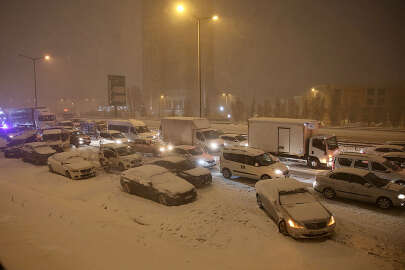 İstanbul'da özel araçların trafiğe çıkışı yasaklandı