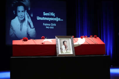 Usta oyuncu Fatma Girik'e veda töreni