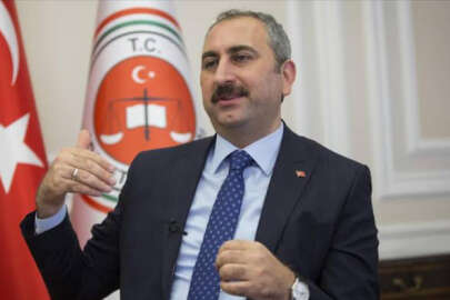 Adalet Bakanı Gül istifa etti, yerine Bozdağ atandı