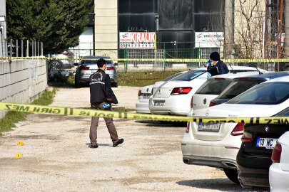 Eski eşle yeni erkek arkadaşın kavgasında silah konuştu; 1 yaralı