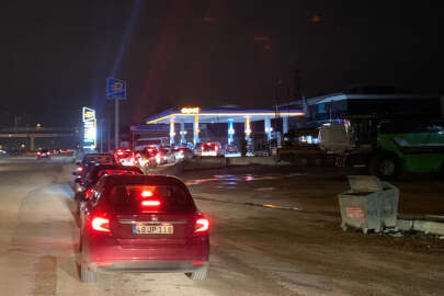 Akaryakıt istasyonlarında kuyruk; Benzin ve motorine büyük zam geliyor