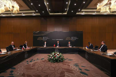 Rusya-Ukrayna-Türkiye toplantısı Antalya'da düzenlendi