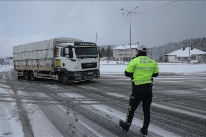 Bolu Dağı, İstanbul yönüne kamyon ve tır geçişine kapatıldı