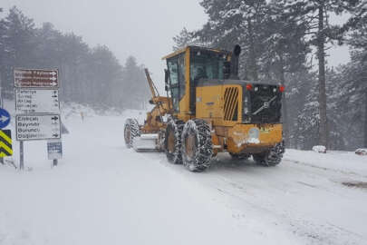 Bursa'da kardan kapanan 455 köy yolu ulaşıma açıldı
