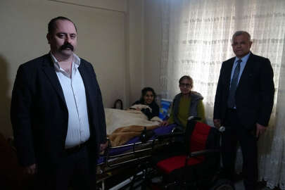 Bursa'da akülü aracı çalınan engelliye yeni araç hediye edildi