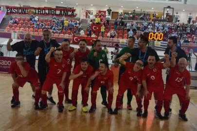 Down Sendromlular Futsal Milli Takımı yarı finale yükseldi