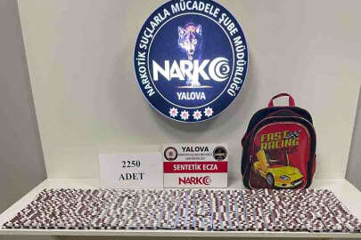 Uyuşturucu haplar okul çantasından çıktı