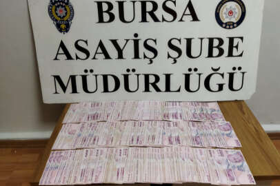 Kuyumcuda altın bozduran yaşlı adamı evine kadar takip edip kapkaç yaptı