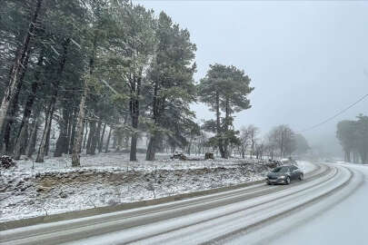 Uludağ'a nisan ayında kar yağdı
