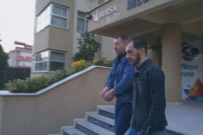 Ehliyet sınavında kulaklık ve düğme kamera ile kopya çekerken yakalandı