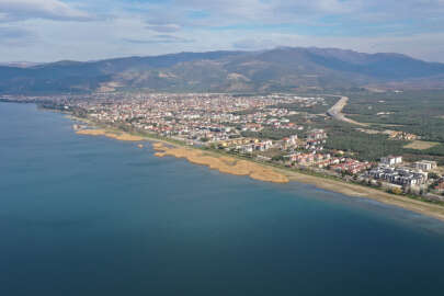 İznik Gölü'ne 'Mavi Bayrak' asmak için çalışmalar sürüyor