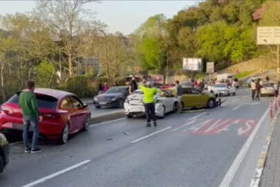 Şoförün el frenini çekmeyi unuttuğu İETT otobüsü 15 araca çarparak durabildi