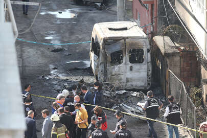 Bursa'da mahalle arasına uçak düştü; 2 pilot hayatını kaybetti