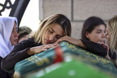 Eğitmen pilota gözyaşlarıyla veda